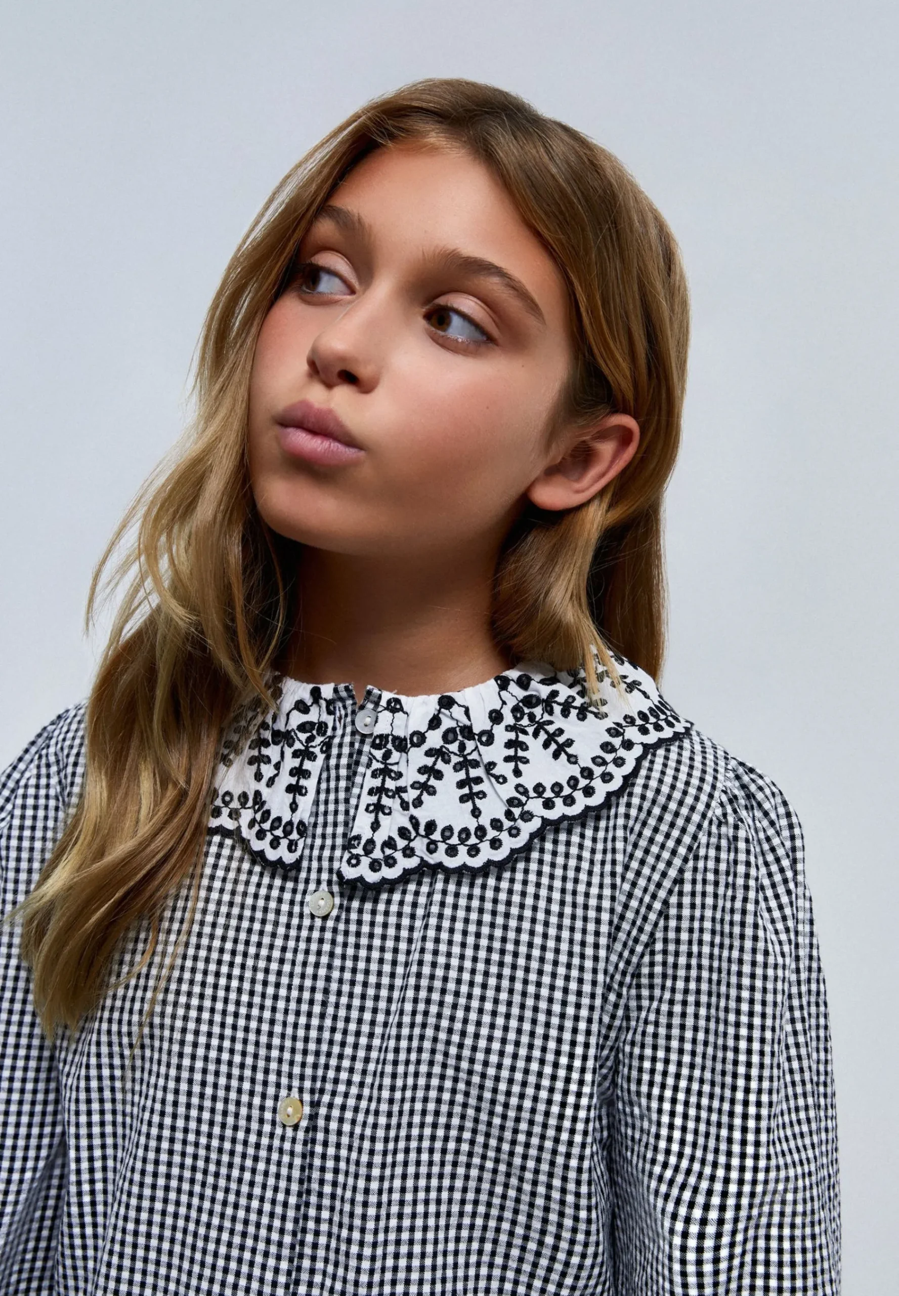 blusa_vichy_cuello_bordad_0.webp scalperscompany Blusa Vichy Cuello Bordado Suizo-Niños Camisas