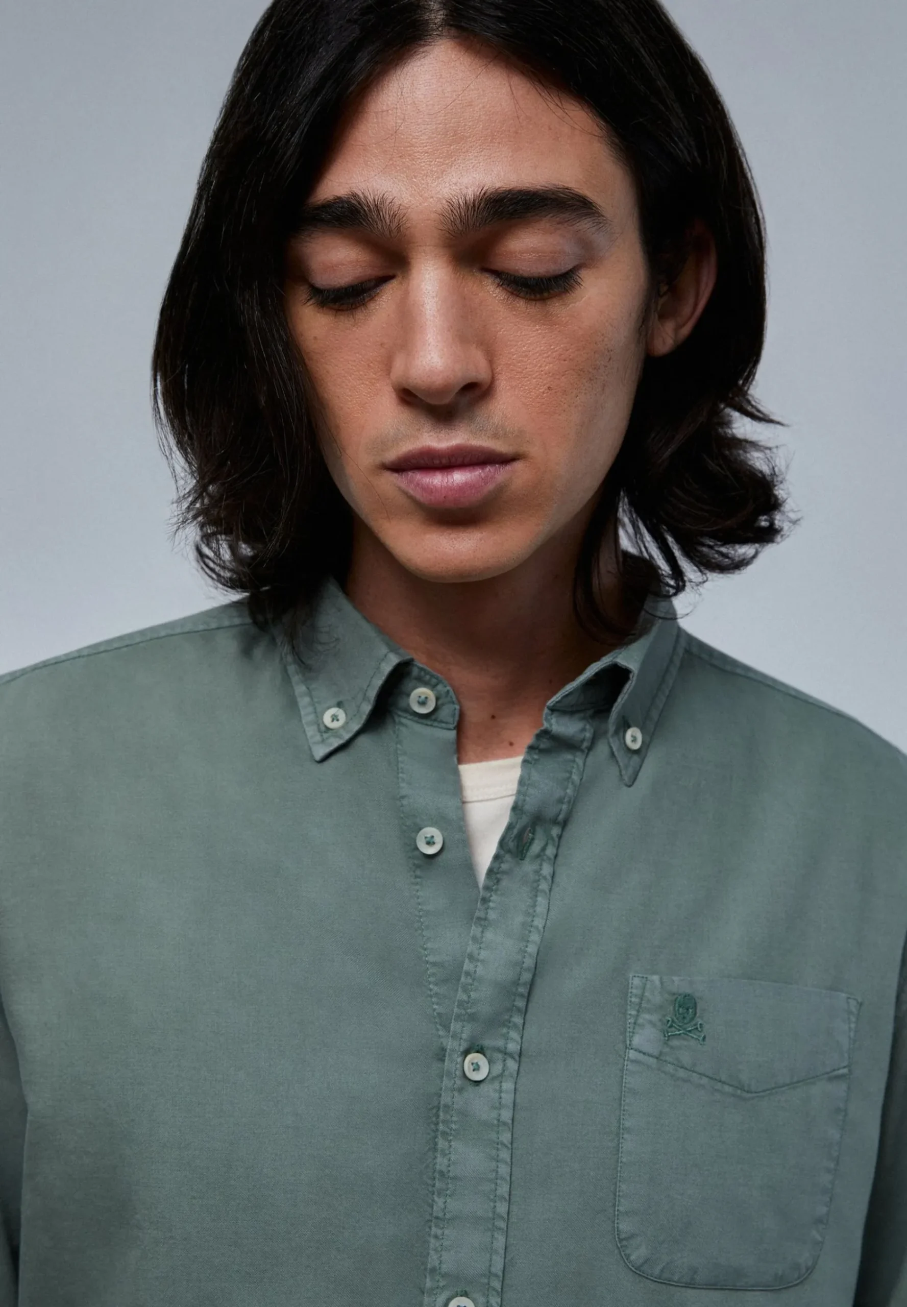camisa_bolsillo_cuello_bo_2-1.webp scalperscompany Camisa Bolsillo Cuello Botones-Hombre Camisas