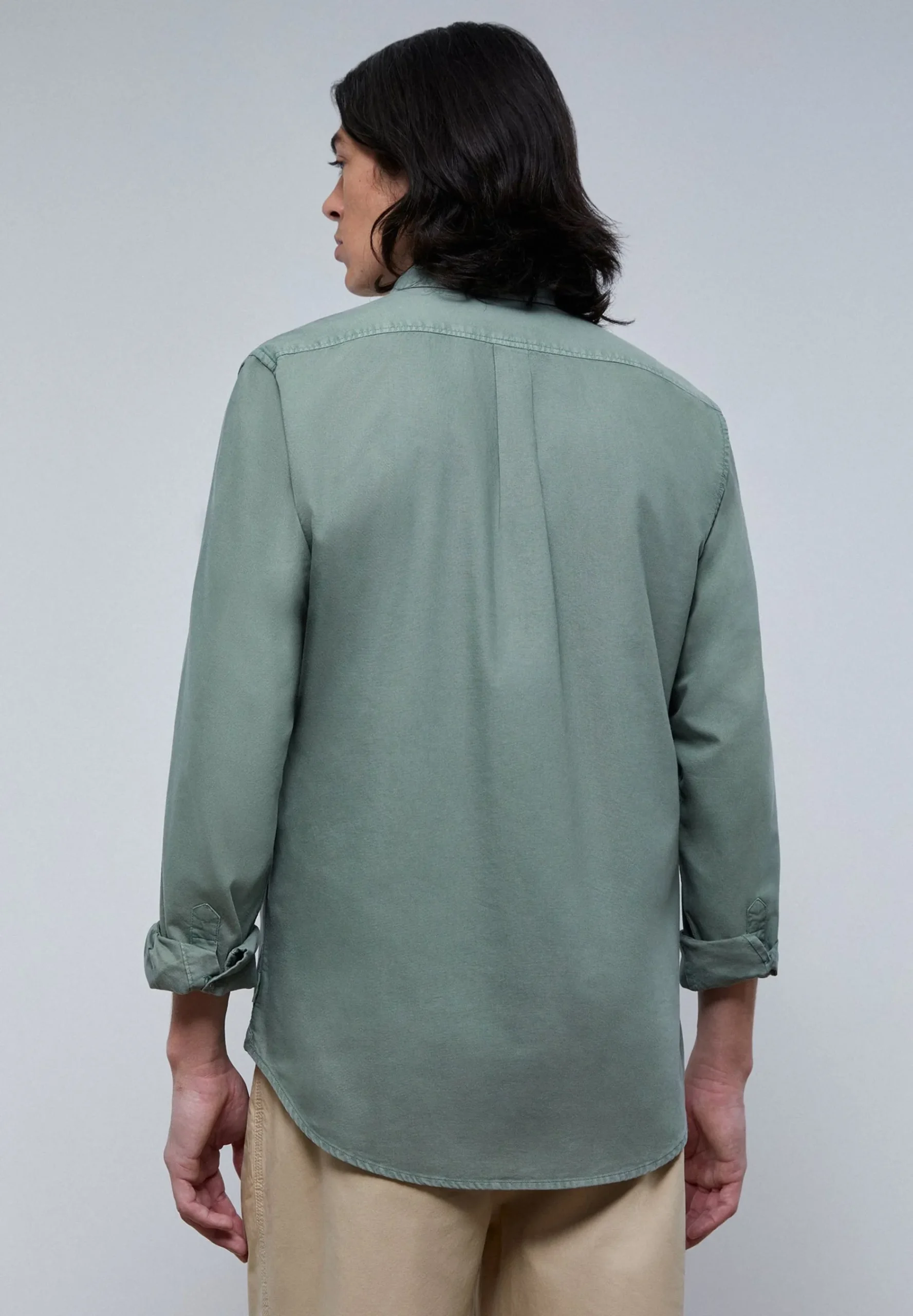camisa_bolsillo_cuello_bo_3-1.webp scalperscompany Camisa Bolsillo Cuello Botones-Hombre Camisas