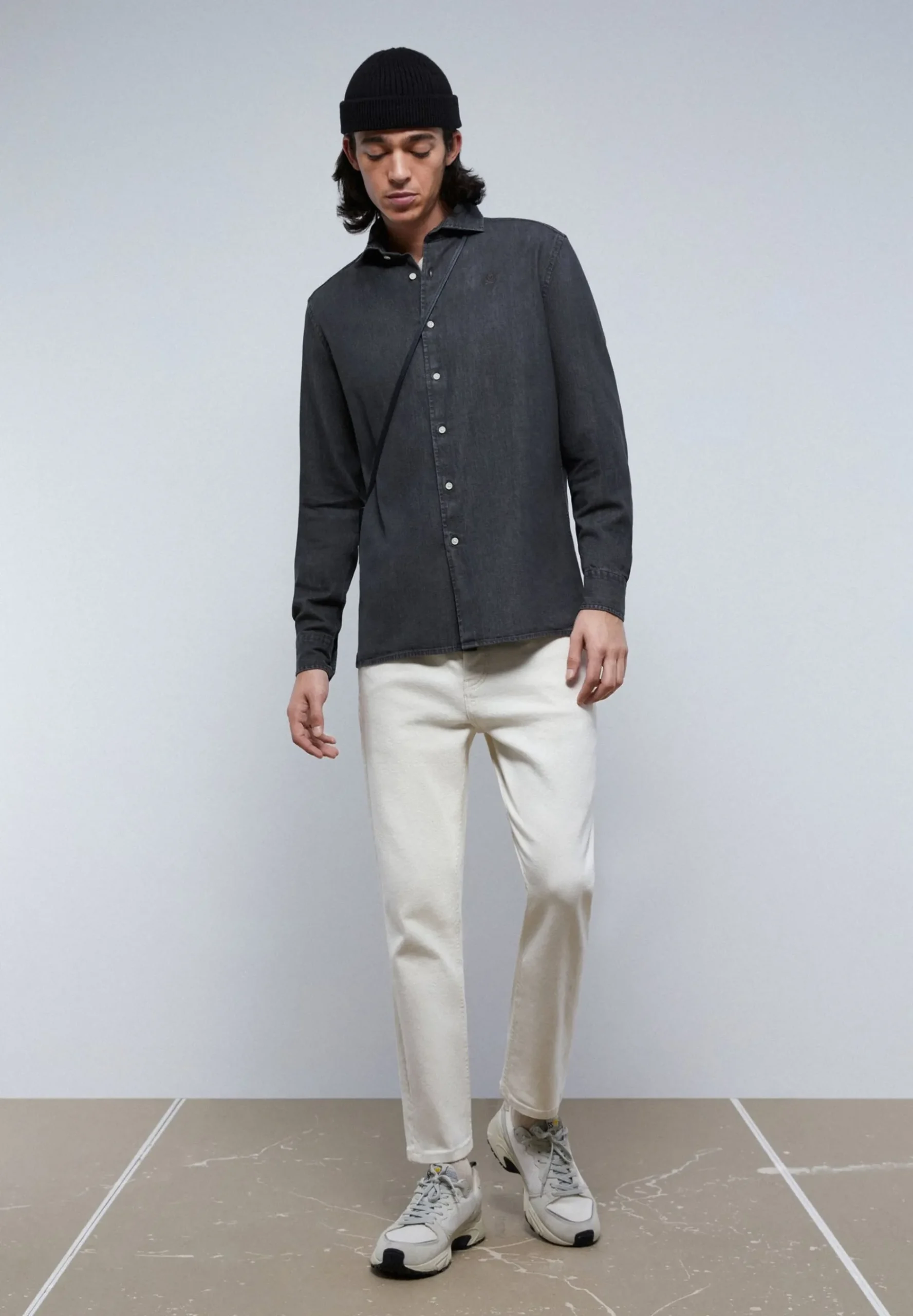 camisa_denim_lavada_calav_2-1.webp scalperscompany Camisa Denim Lavada Calavera Tono-Hombre Camisas