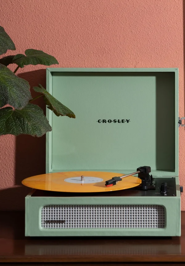 CROSLEY | Tocadiscos Voyager-Hombre Mas Accesorios