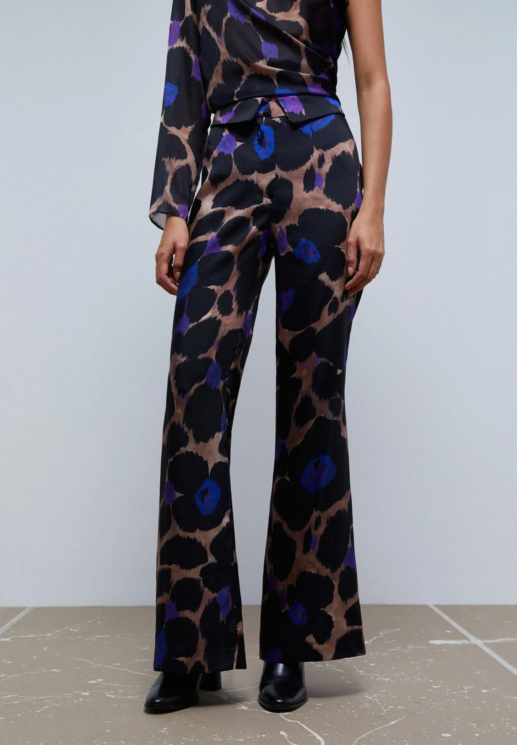 pantalon_detalle_cintura_1.webp scalperscompany Pantalon Detalle Cintura-Mujer Coleccion